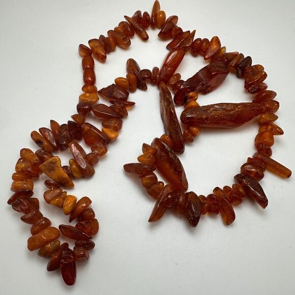 Unbelievable 25" long ALL AMBER graduated chip necklace! - Picture 7 of 12